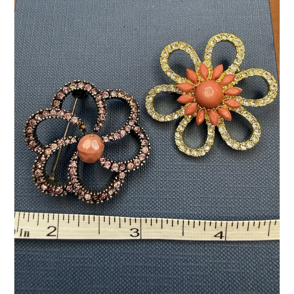 VTG Daisy flower Floral Rhinestone LOT 2 BROOCHES gold silver tone